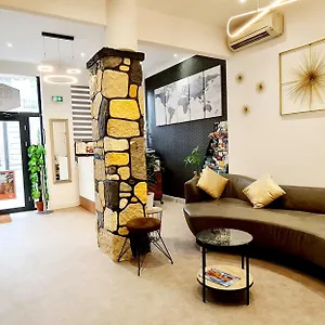  Hotel Evelia France